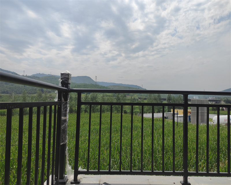 家用露台护栏亮面黑